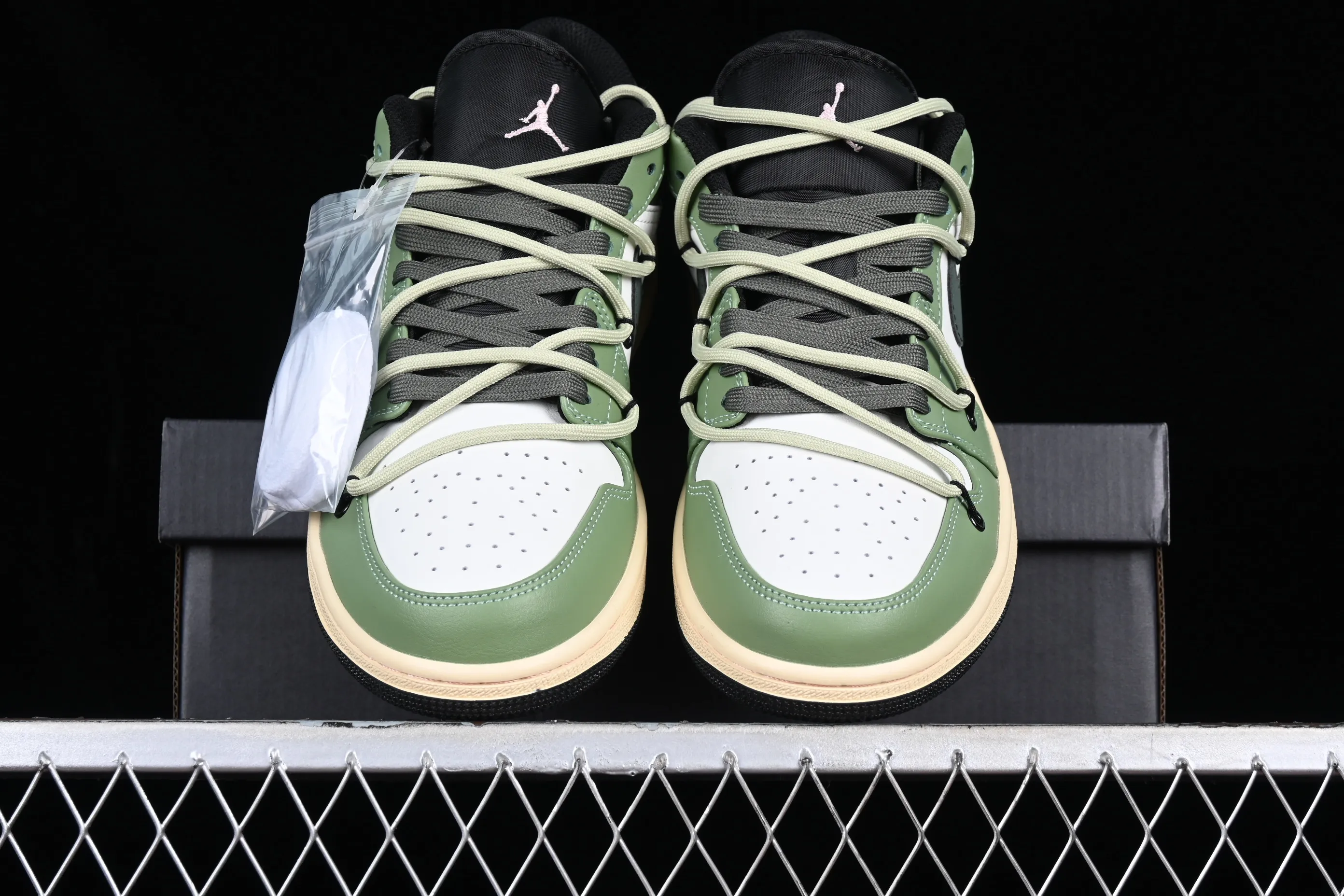All categories Air Jordan Jordan series basketball shoes Air Jordan 1 Low Z version Air Jordan 1 Low AJ1 Joe 1 strap deconstruction low-top basketball shoes 553558-062